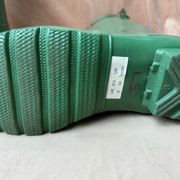 HUNTER ORIGINAL TALL GLOSS RAIN BOOTS, JADE SIZE 7/8 - Picture 8 of 10